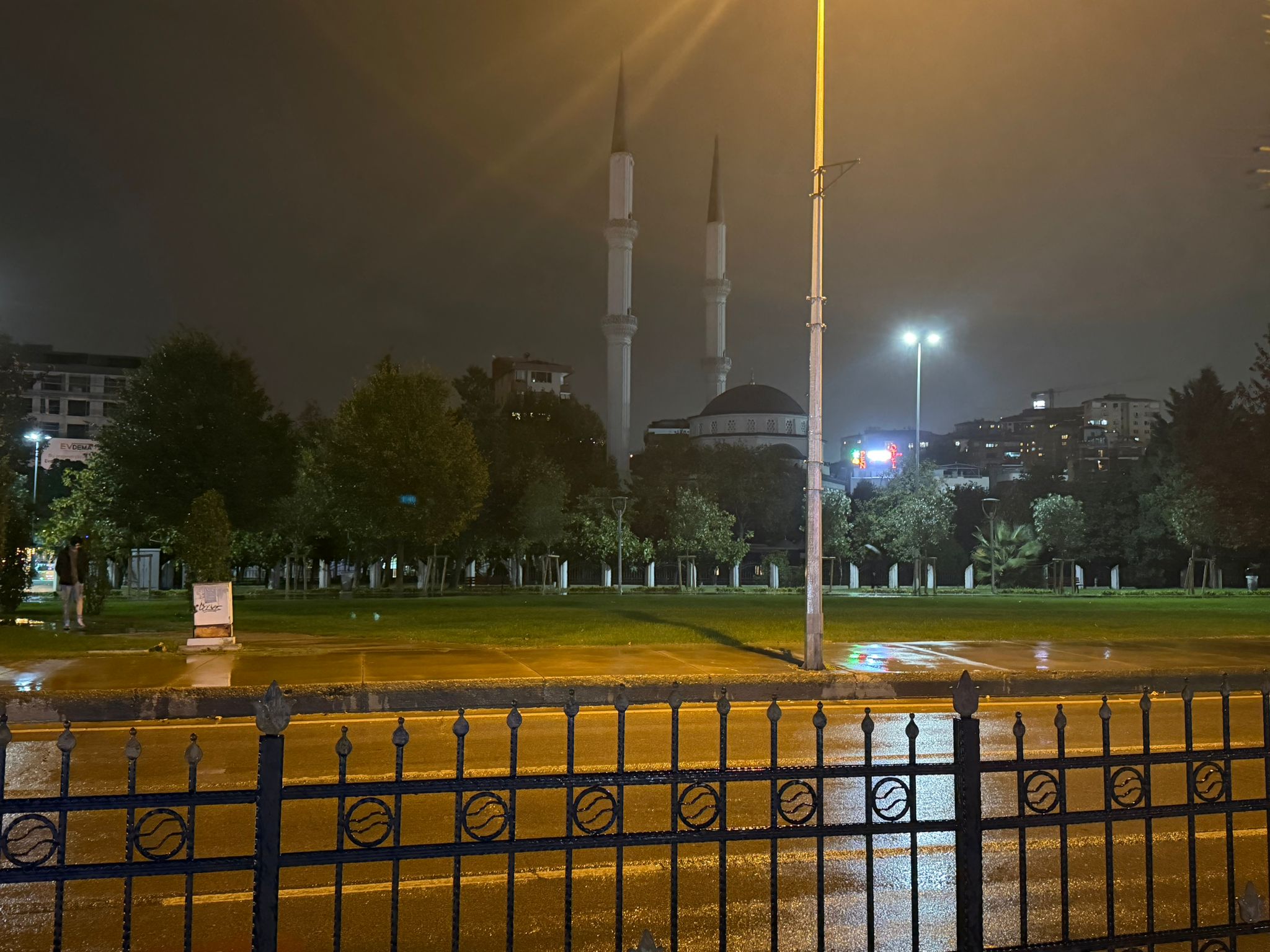 Pendik Balıkçılar Çarşısı Bölgesinde Yaya Güvenliği, Trafik Işığı ve Yaya Yolu Taleb
